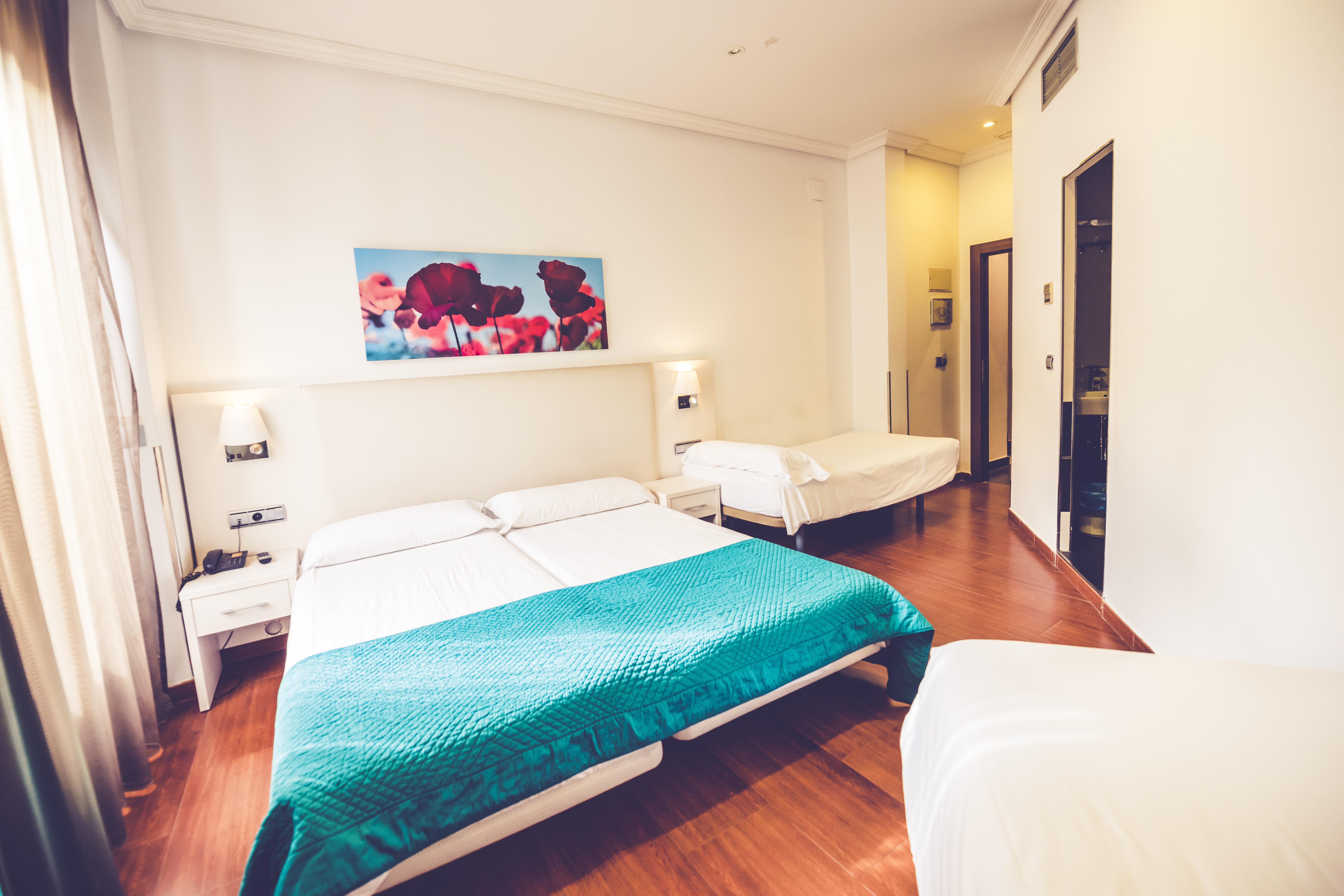 Hostal Sol Los Angeles Мадрид Екстериор снимка