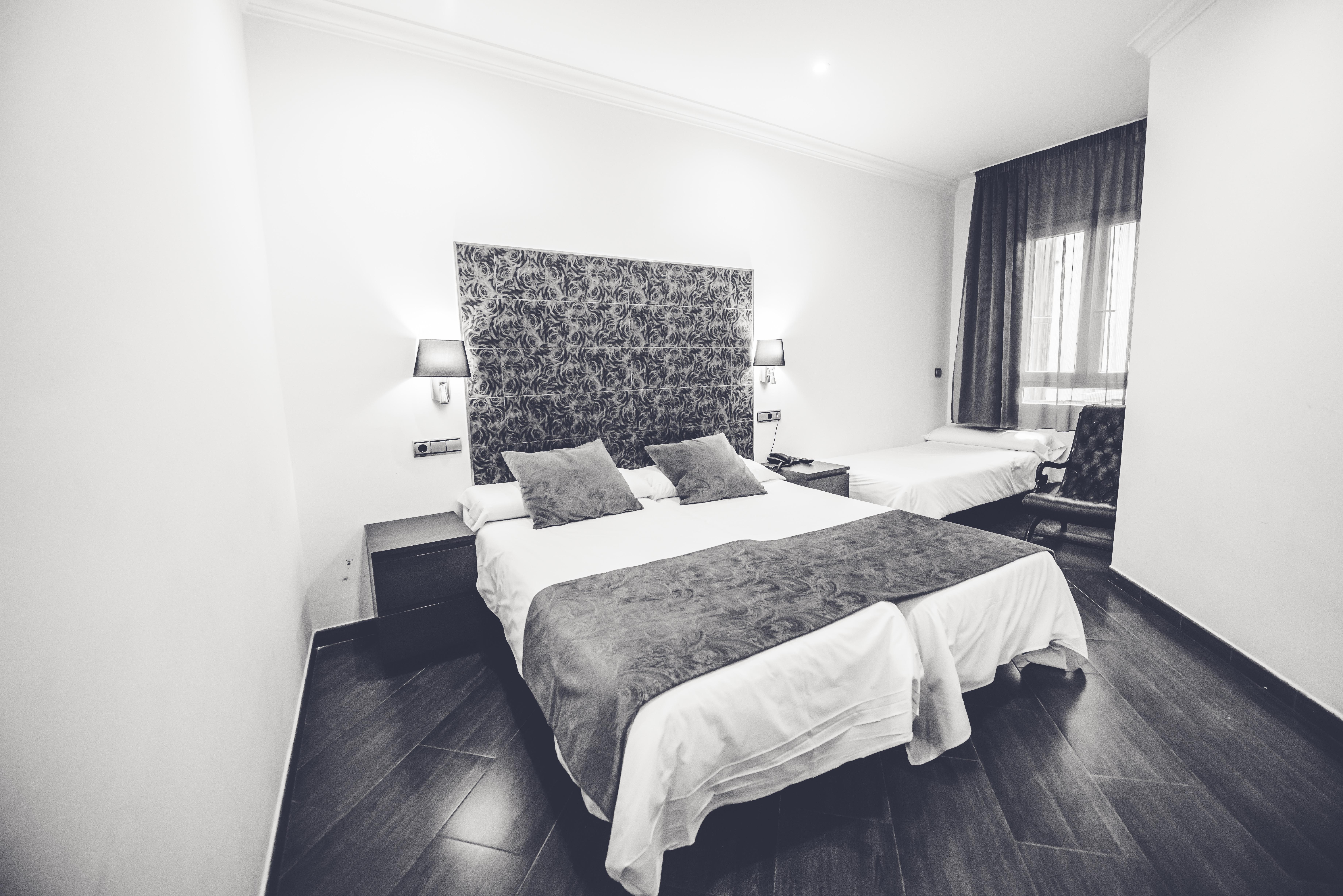 Hostal Sol Los Angeles Мадрид Екстериор снимка