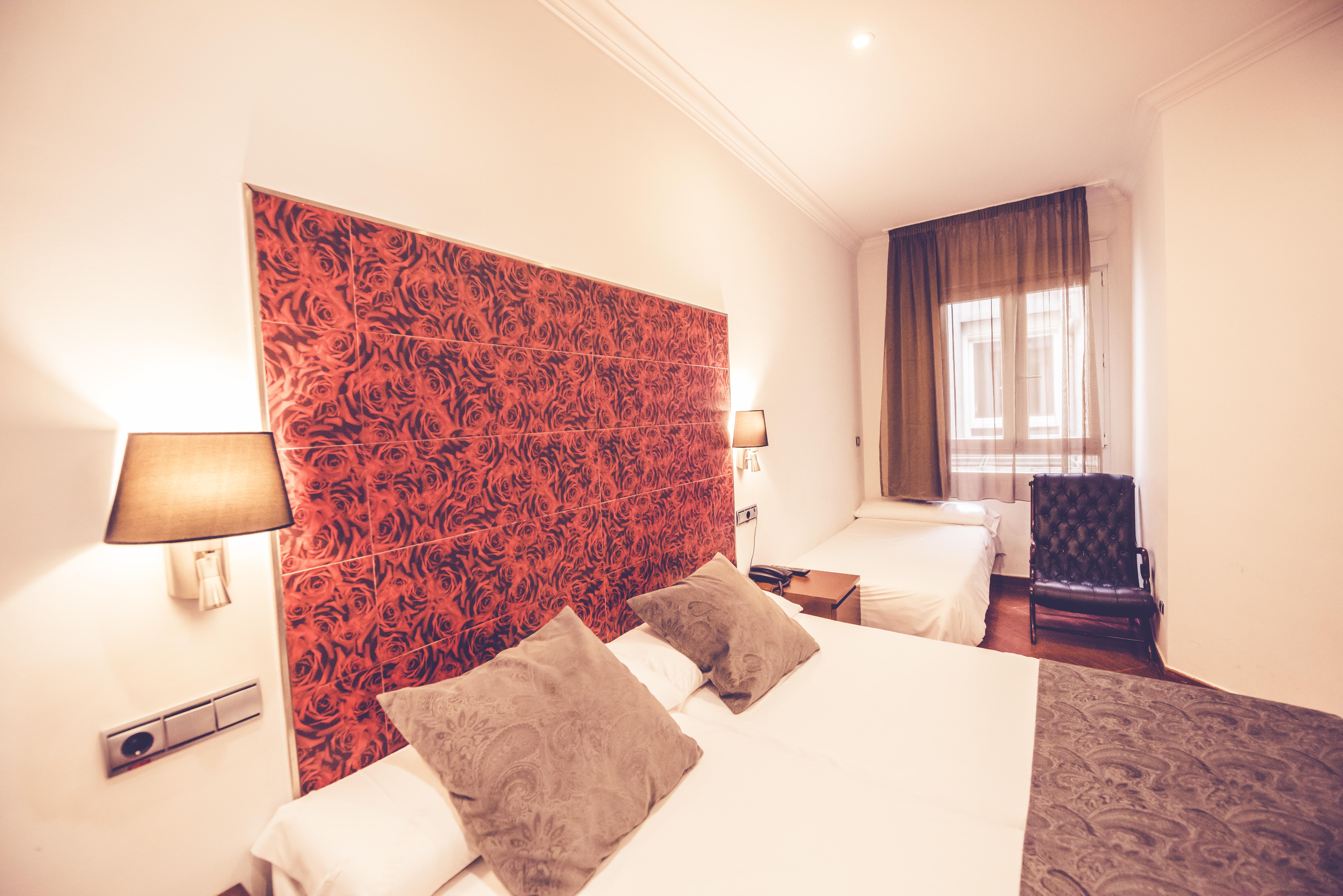Hostal Sol Los Angeles Мадрид Екстериор снимка
