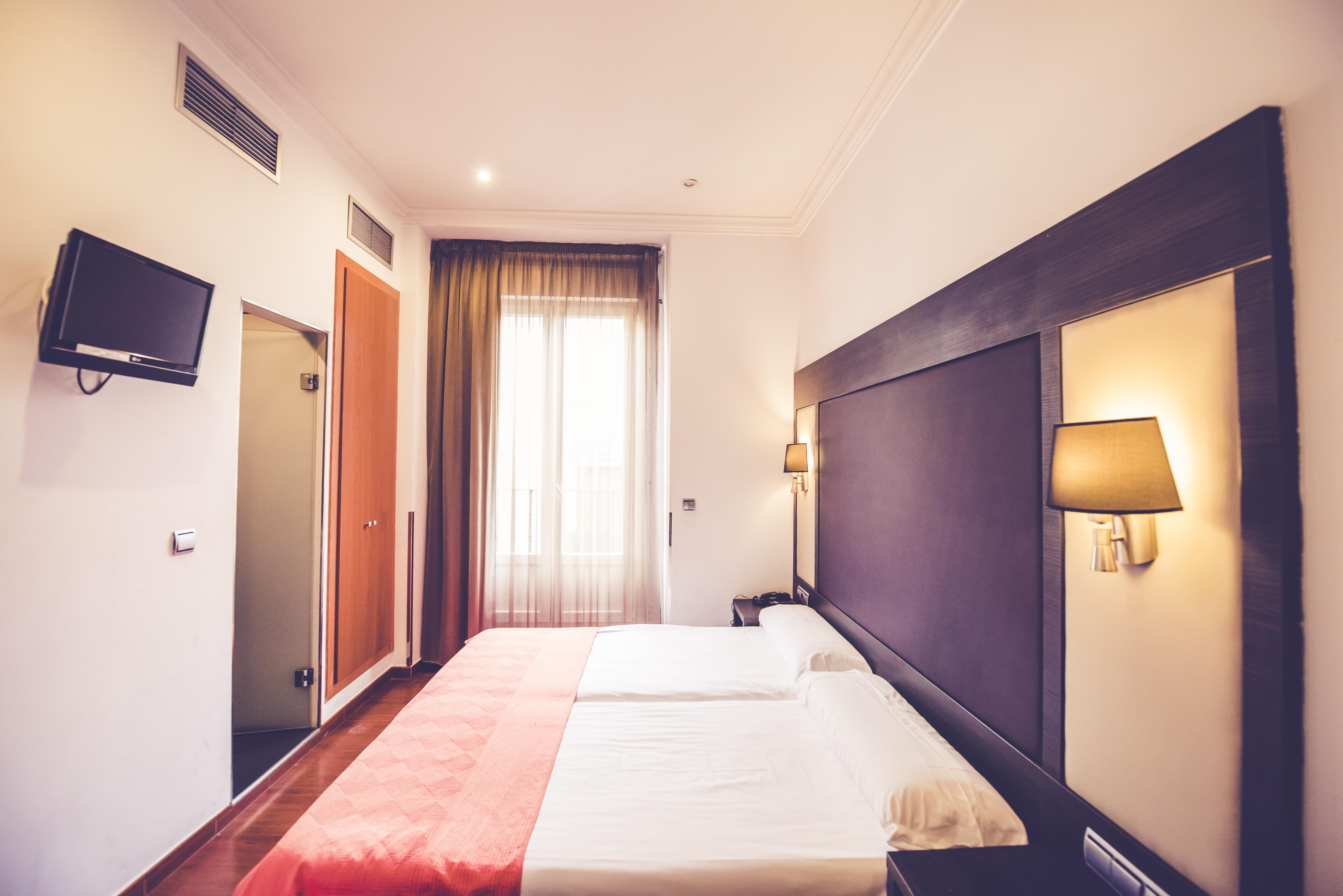 Hostal Sol Los Angeles Мадрид Екстериор снимка