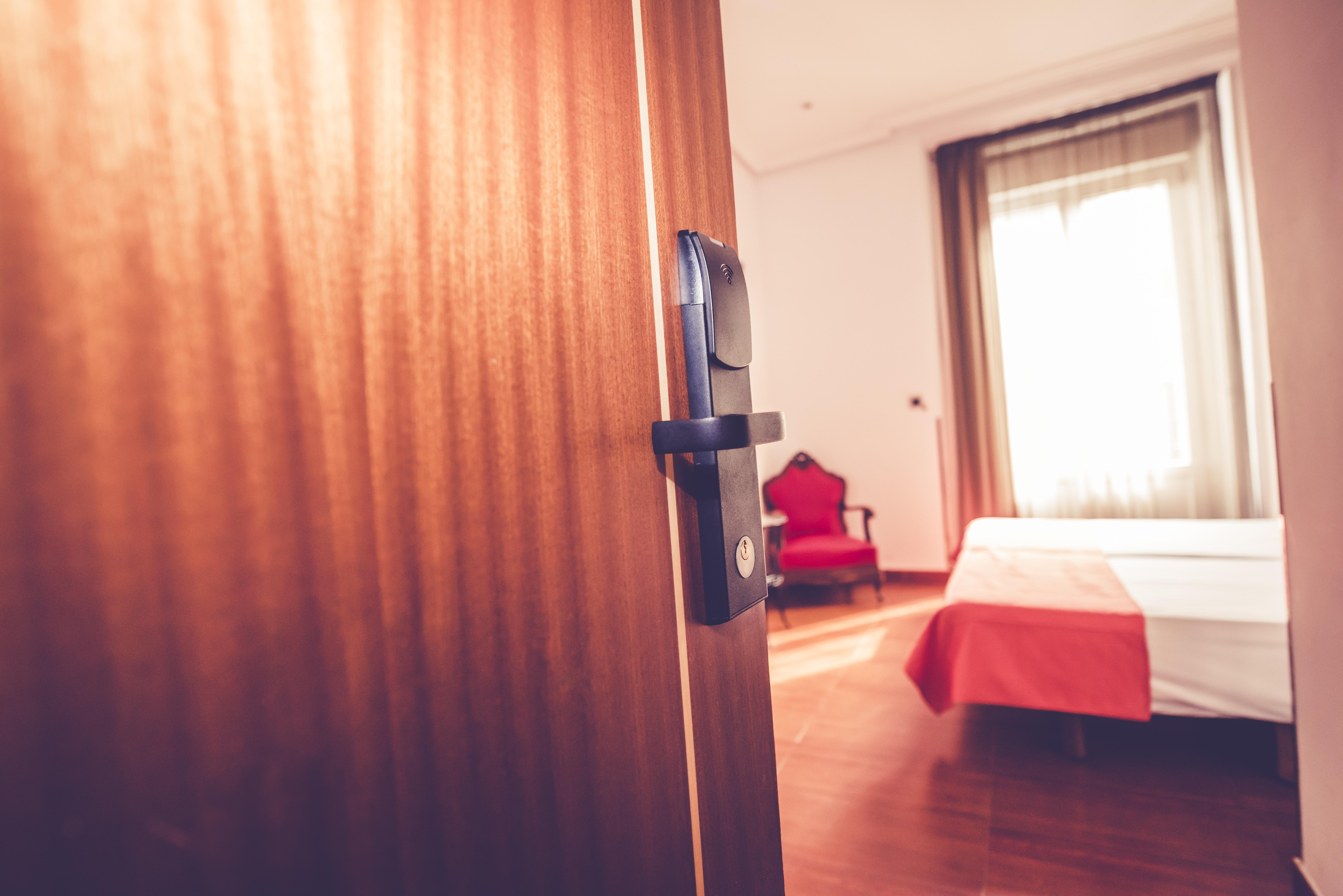 Hostal Sol Los Angeles Мадрид Екстериор снимка