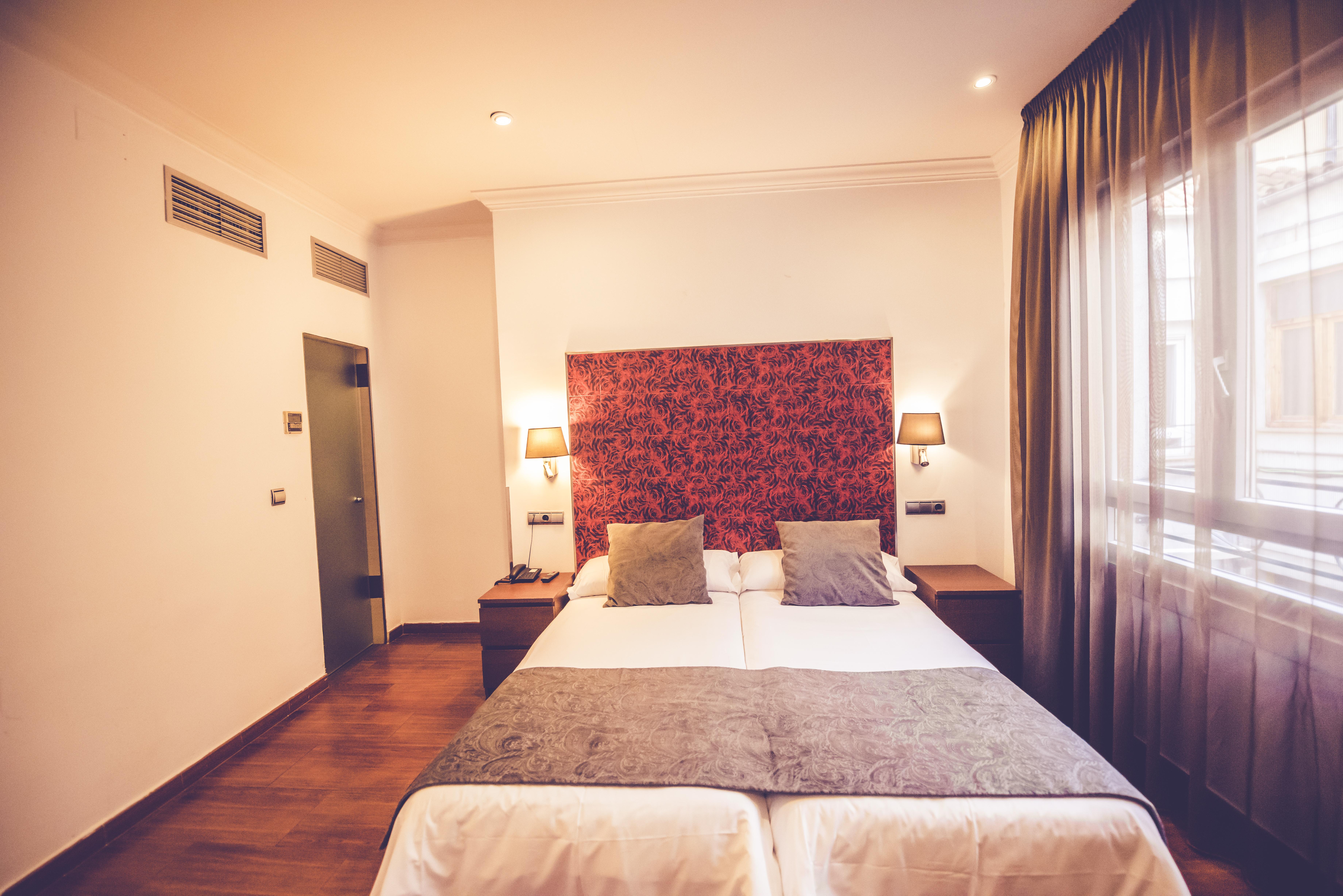 Hostal Sol Los Angeles Мадрид Екстериор снимка
