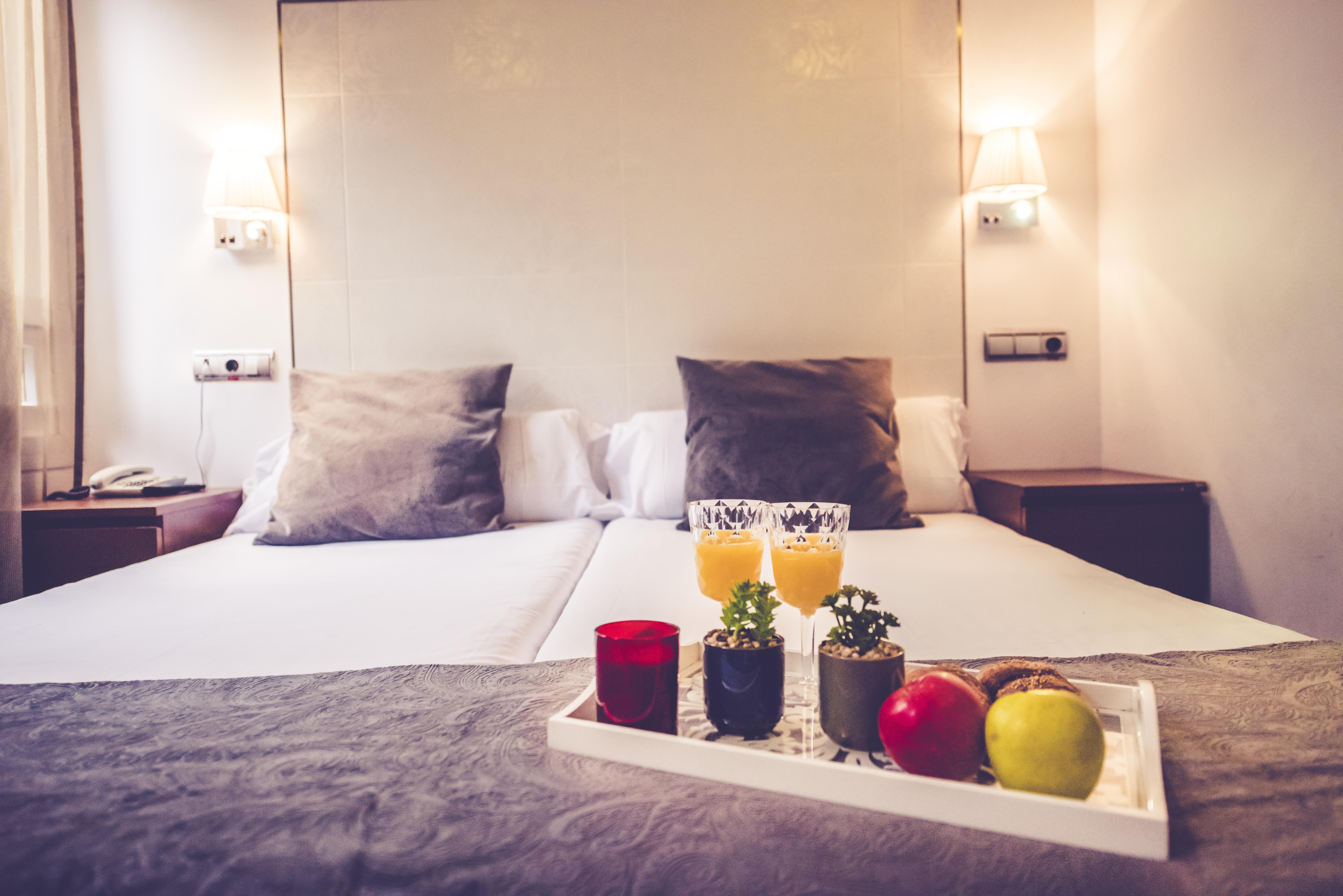 Hostal Sol Los Angeles Мадрид Екстериор снимка