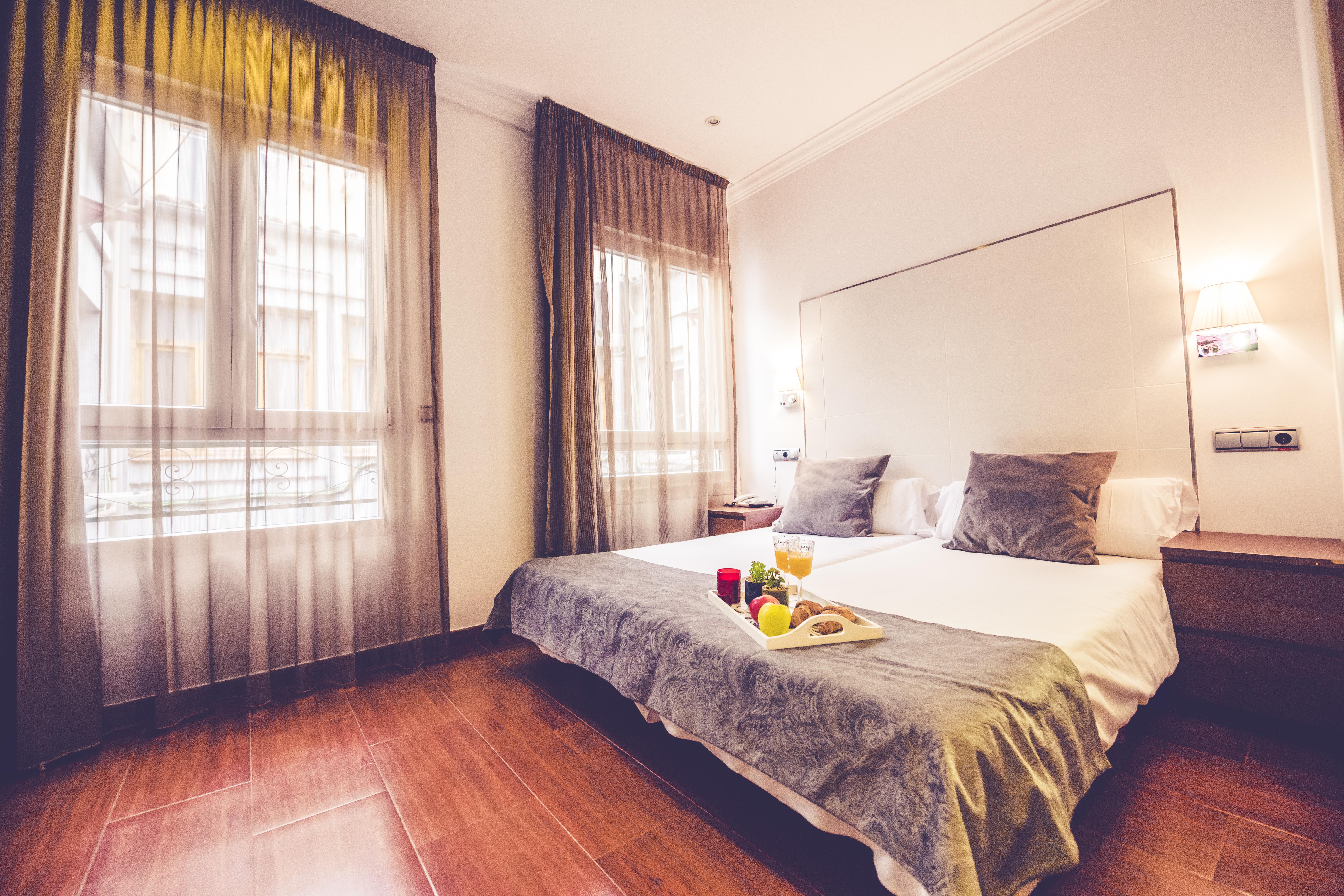 Hostal Sol Los Angeles Мадрид Екстериор снимка