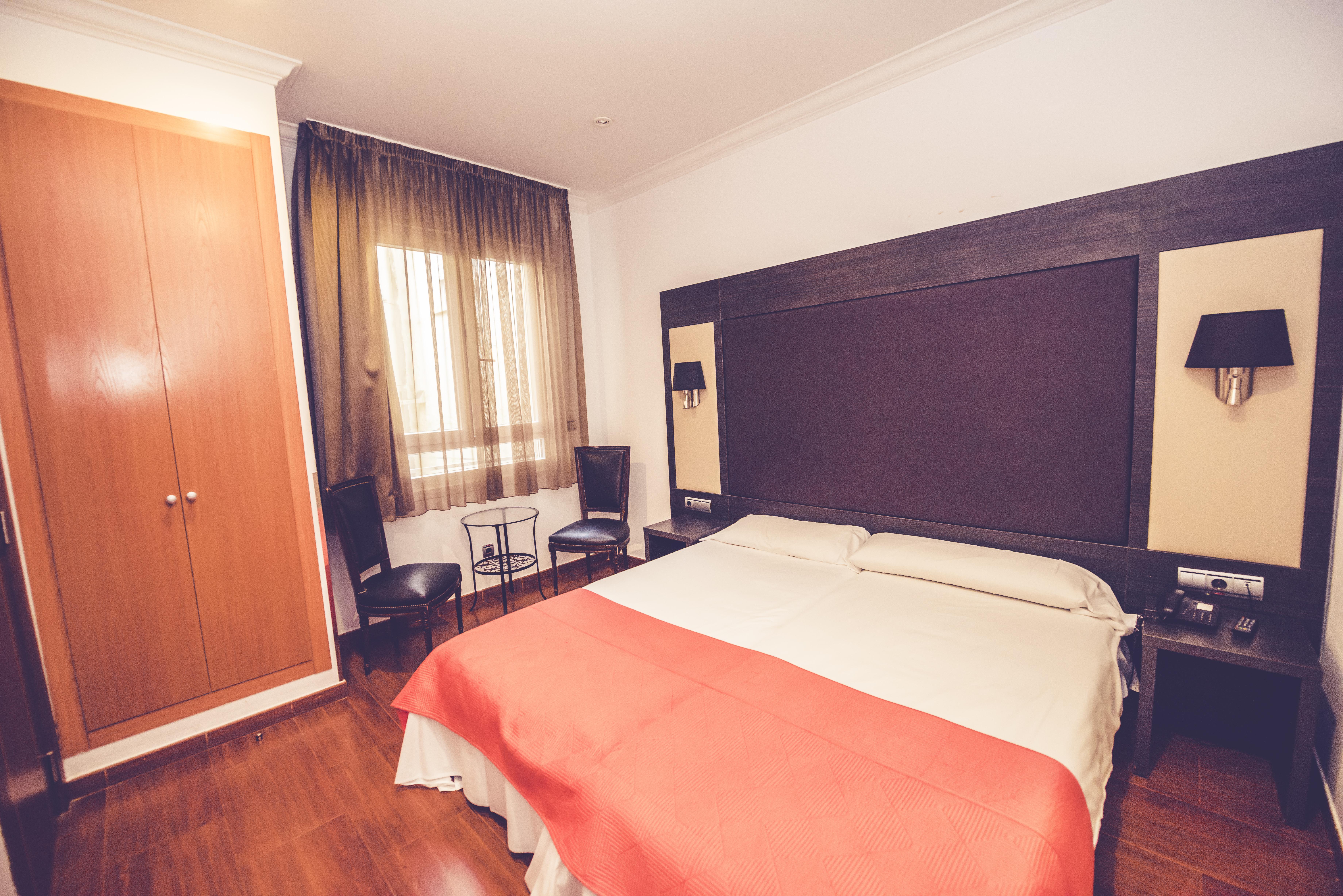 Hostal Sol Los Angeles Мадрид Екстериор снимка