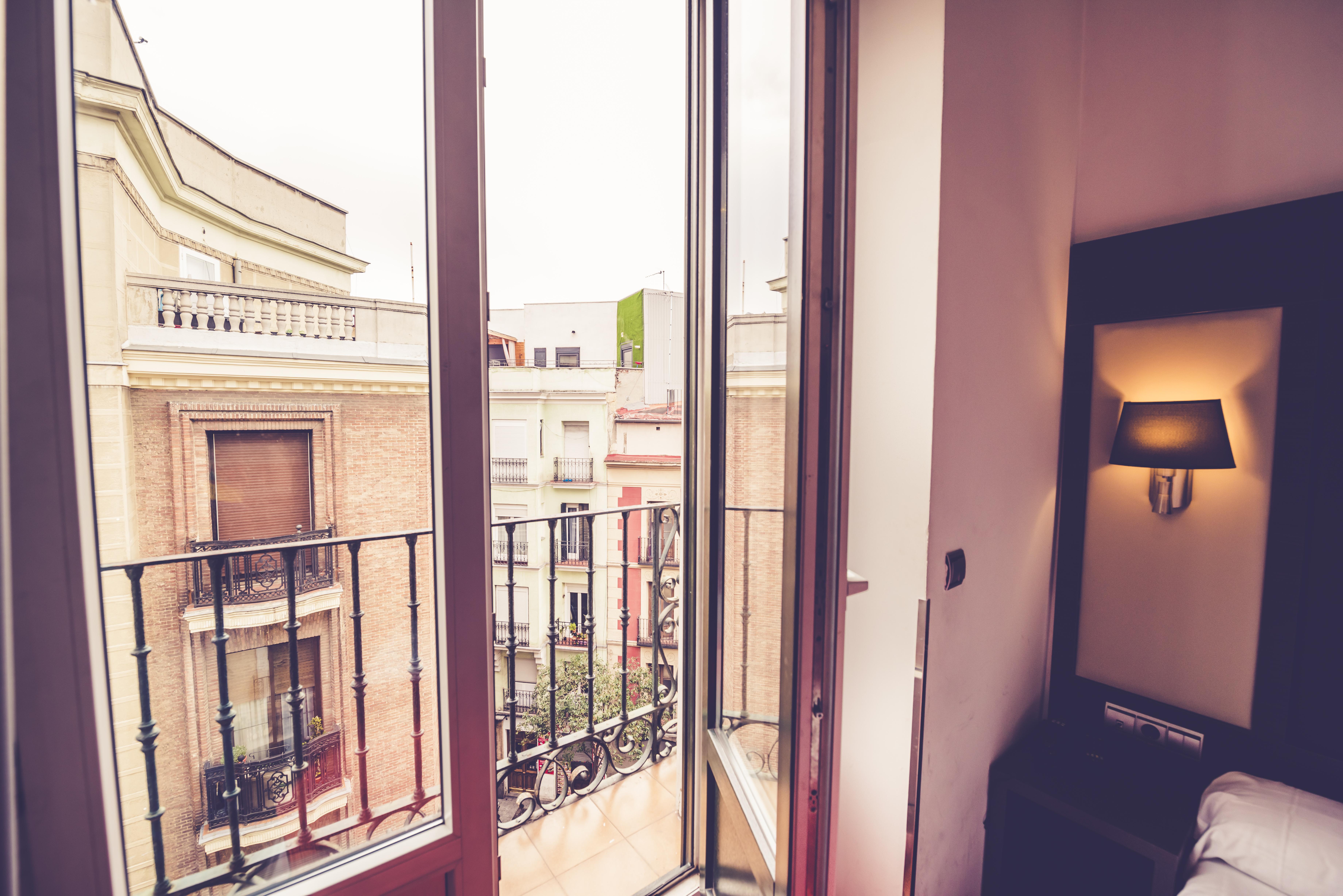 Hostal Sol Los Angeles Мадрид Екстериор снимка