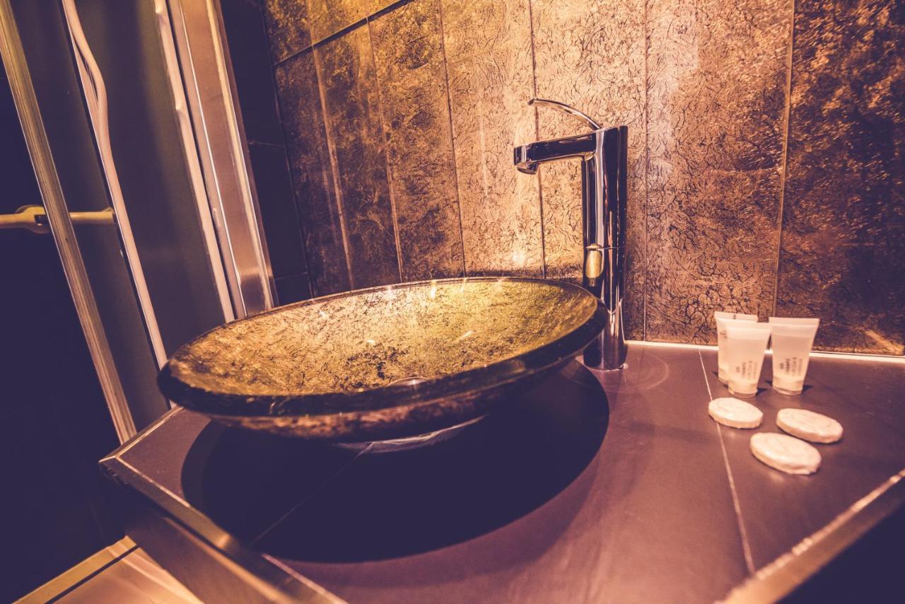 Hostal Sol Los Angeles Мадрид Екстериор снимка